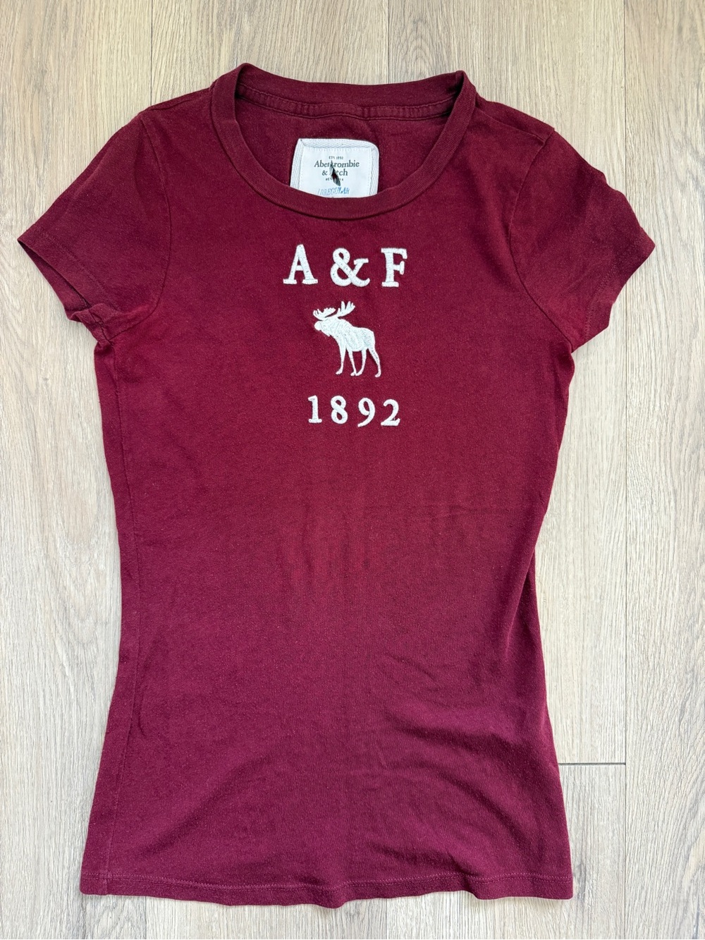Abercrombie & Fitch Womens Graphic T-Shirt Burgundy Maroon Chenille Logo Small